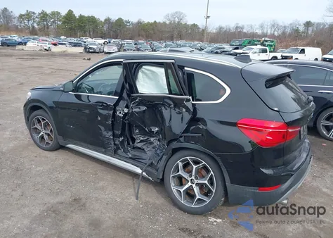 2018 BMW X1 xDrive28I z USA, uszkodzony, nr VIN WBXHT3C35J5K30089